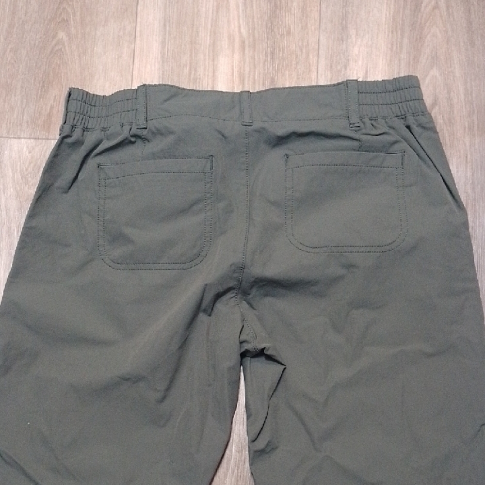 Kirkland Signature Green Cargo Pants Relaxed Fit - Picture 5 of 6
